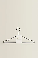 RUBBERIZED HANGERS (PACK OF 6)