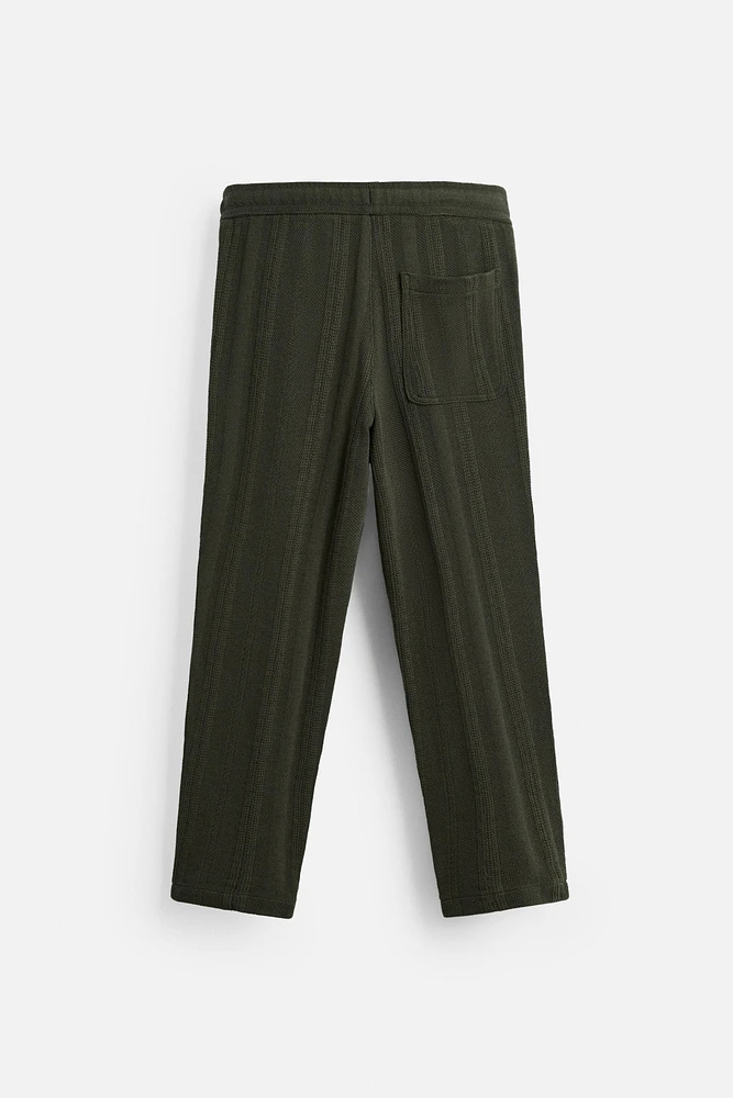 PANTALON À TEXTURE RAYURES