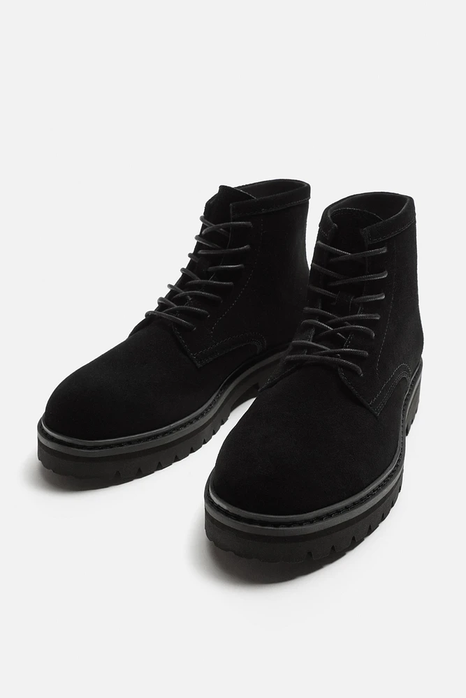 BOTTES À LACETS EN CUIR