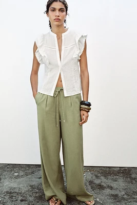 BLOUSE À VOLANTS ET ENTRE-DEUX