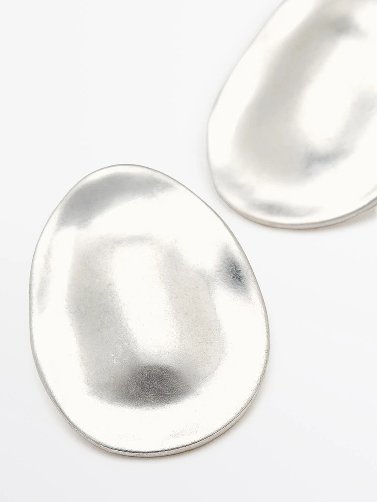 Almond earrings