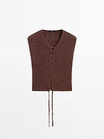 Veste sans manches lacée en crochet de coton mélangé