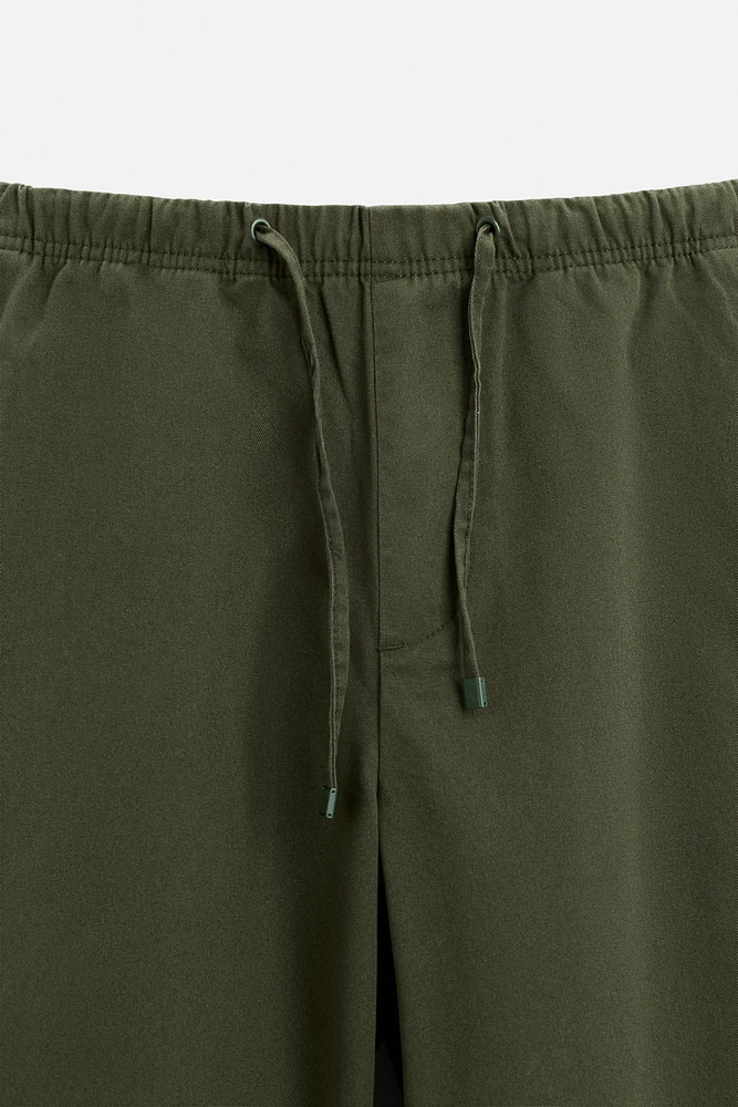 PANTALON COUPE CAROTTE