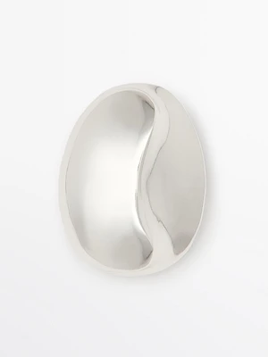 Broche ovale