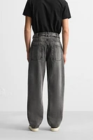 BELTED RELAXED FIT JEANS