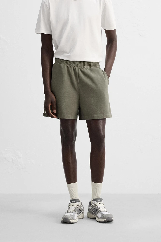 REGULAR FIT JOGGER SHORTS
