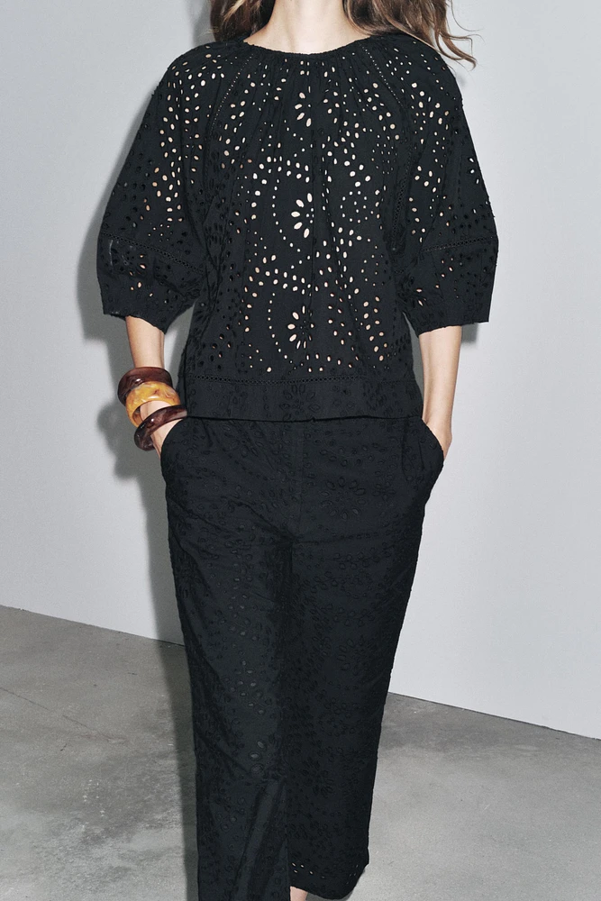 ZW COLLECTION EMBROIDERED EYELET BLOUSE