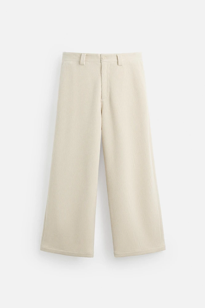 PANTALON COUPE LARGE EN VELOURS CÔTELÉ