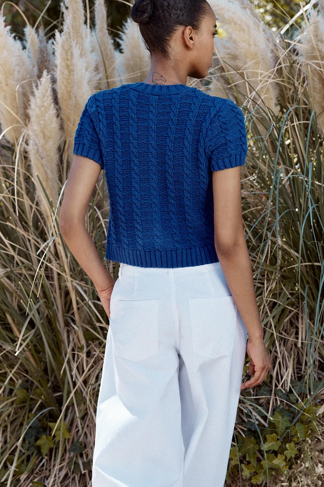 GILET EN MAILLE À MANCHES COURTES