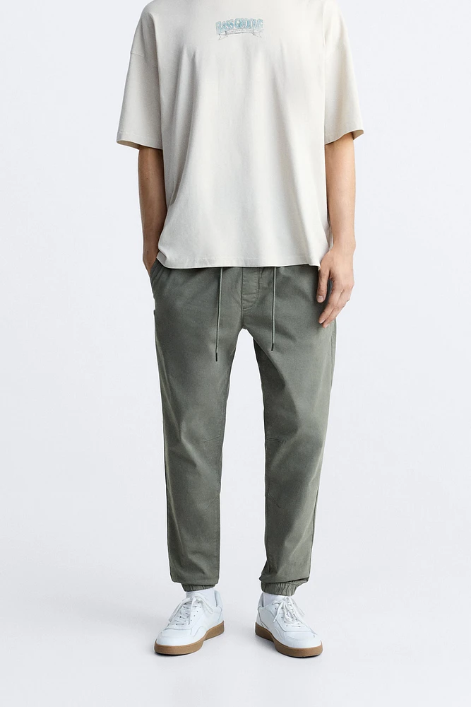 PANTALON DÉLAVÉ AVEC TAILLE JOGGING