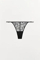 TANGA AVEC DENTELLE