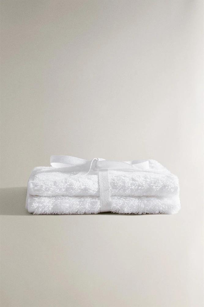 SET OF EXTRA SOFT HAND TOWELS (SET OF 2)
