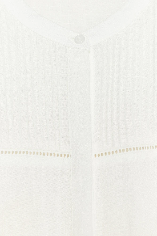 LACE INSERT RUFFLE BLOUSE