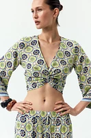 PRINTED KNOTTED CROP TOP