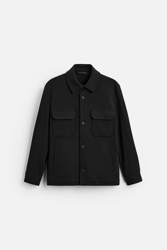 TEXTURED STRETCH OVERSHIRT
