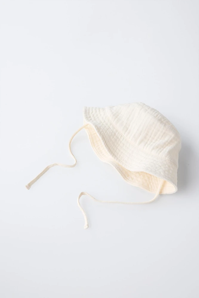 TEXTURED HAT