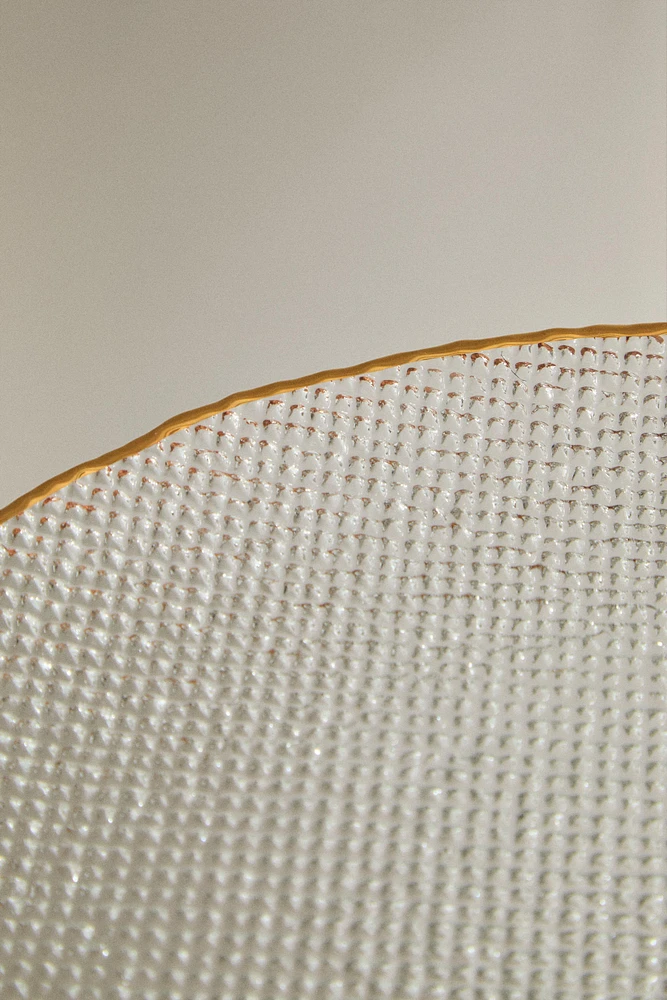 RAISED GLASS SERVING DISH WITH GOLD RIM