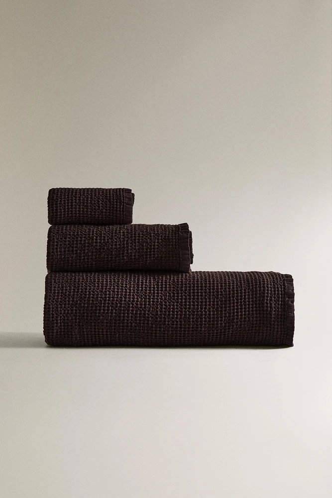 MINI WAFFLE-KNIT BATH TOWEL