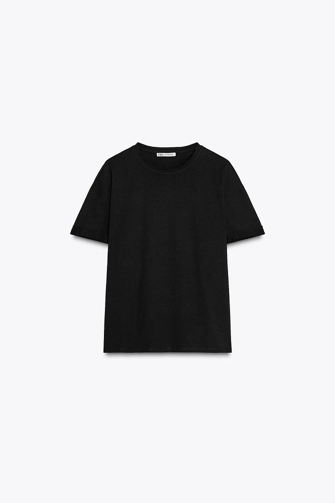 SHORT-SLEEVED T-SHIRT