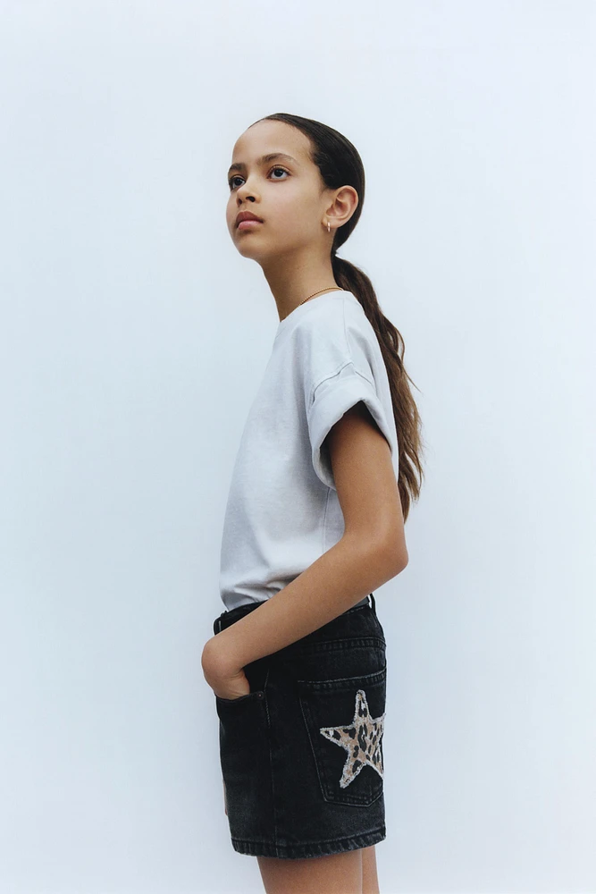 ANIMAL PRINT STAR PATCH DENIM SHORTS