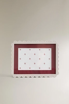 CHILDREN’S METAL PICTURE FRAME WITH WAVY EDGE