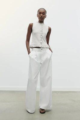 SOFT RUFFLED TOP