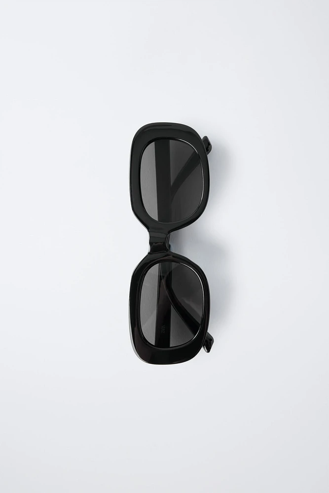 RECTANGULAR PLASTIC SUNGLASSES