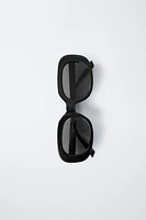 RECTANGULAR PLASTIC SUNGLASSES