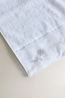 BATH TOWEL WITH EMBROIDERED APPLIQUÉ