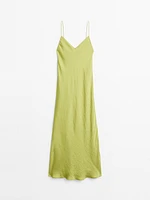 Robe midi fluide satinée