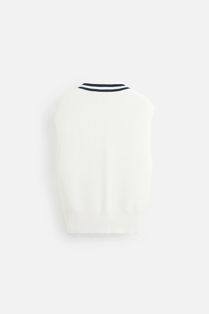 V-NECK VEST
