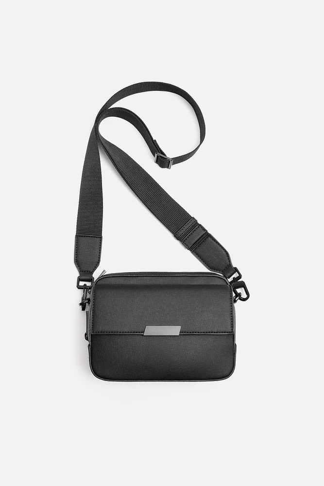 TEXTURED CROSSBODY BAG