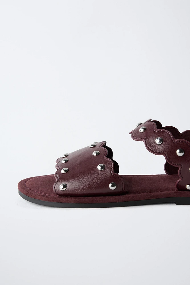 SANDALES À CLOUS