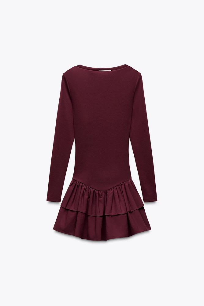 ROBE COURTE À VOLANTS