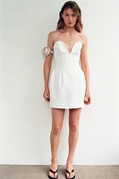 ROBE À ENCOLURE EN CŒUR