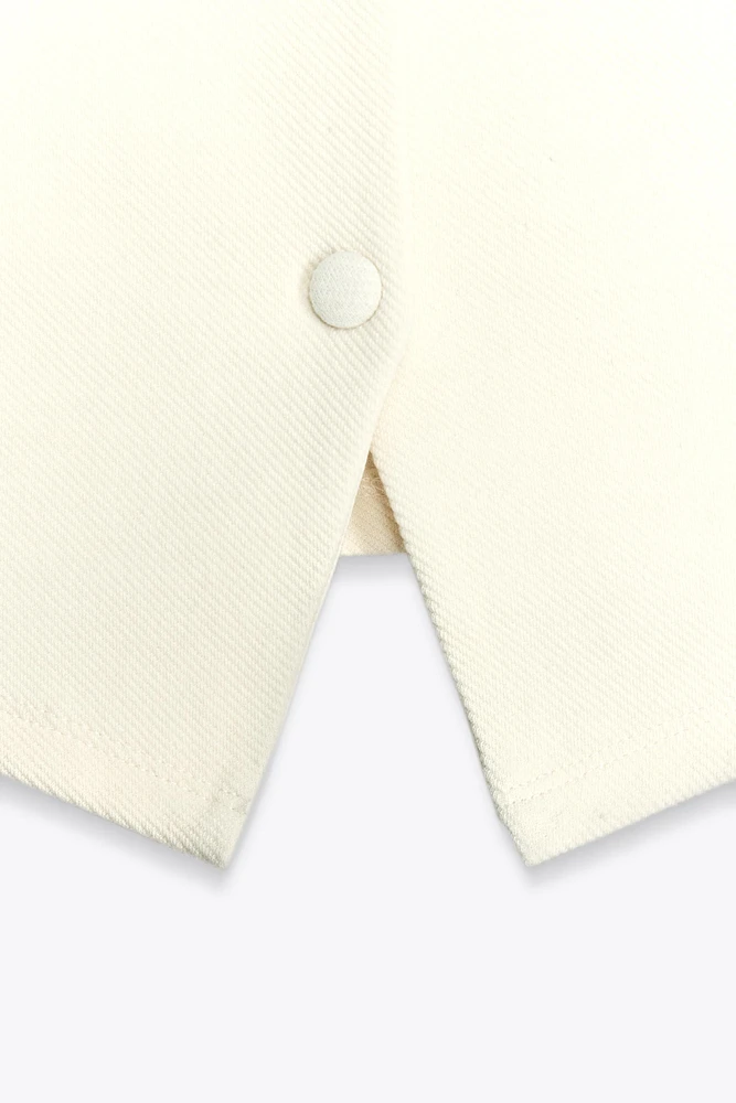 BUTTONED VEST TOP