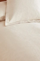 BEDSPREAD WITH POLKA DOT DESIGN