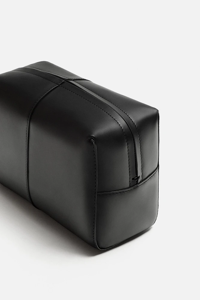 LEATHER TOILETRY BAG