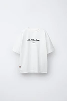 NATURAL HISTORY MUSEUM LONDON © EMBROIDERED TEXT T-SHIRT