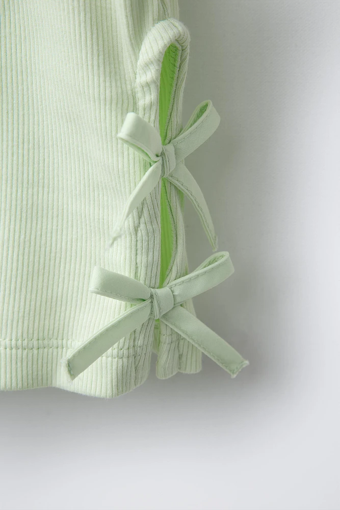 RIBBED CUT OUT BOW T-SHIRT