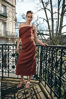 ROBE MI-LONGUE AVEC APPLICATION DORÉE
