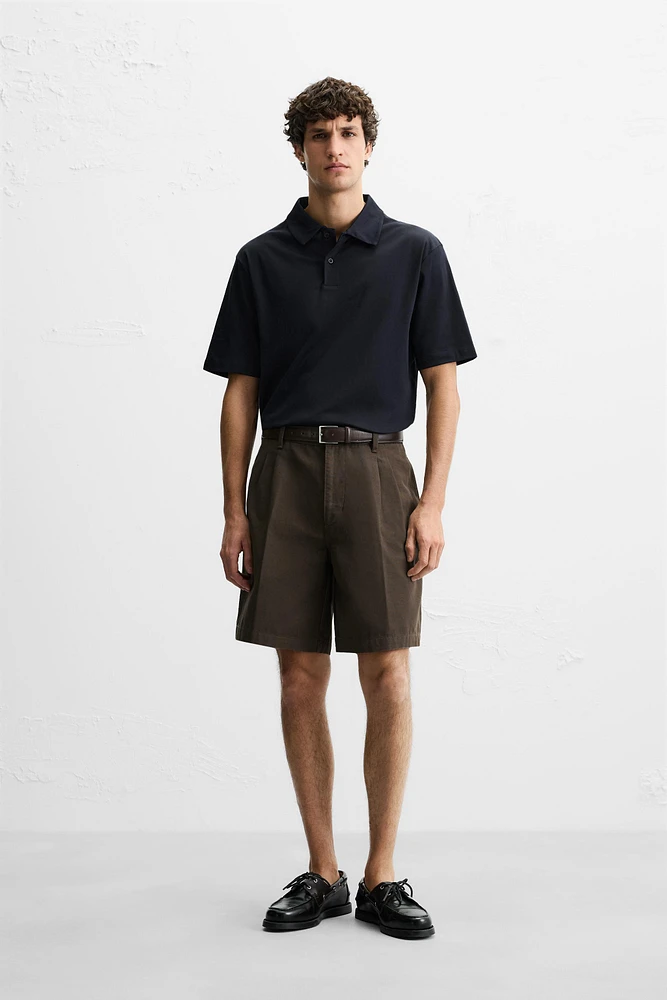 BERMUDA REGULAR FIT À PLIS