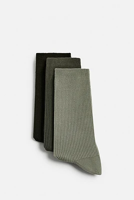 THREE-PACK OF LIGHTWEIGHT SOCKS