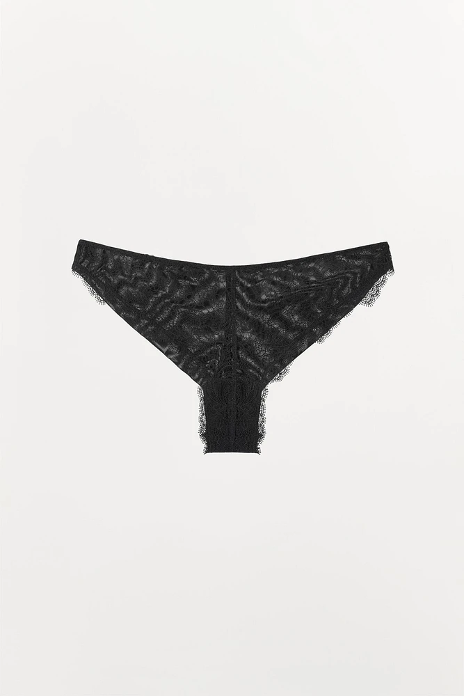 LACE PANTIES