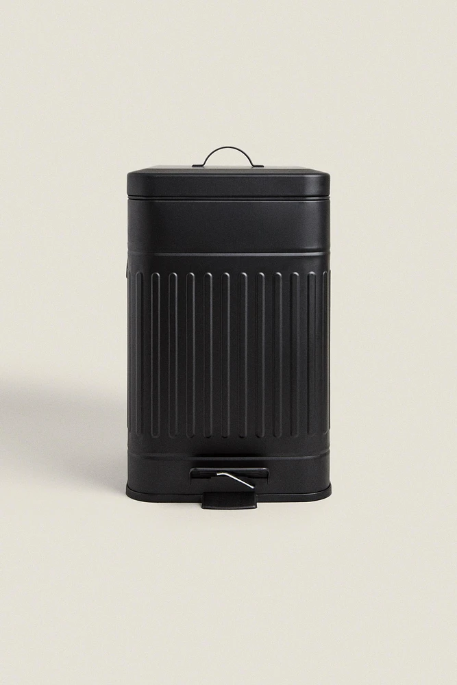 SMALL KITCHEN TRASH CAN