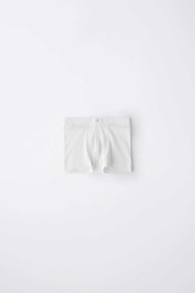 AGES -6/ THREE-PACK OF RIBBED BOXERS WITH LABEL