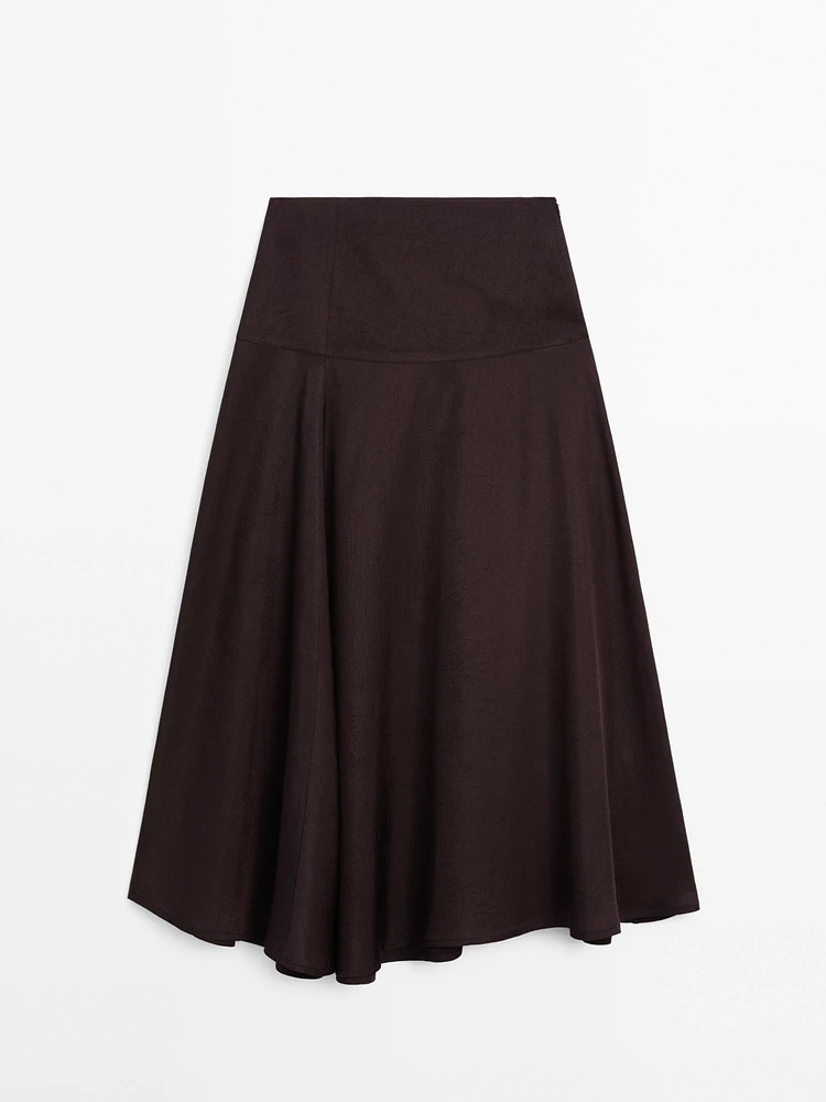 Jupe midi satinée avec empiècement