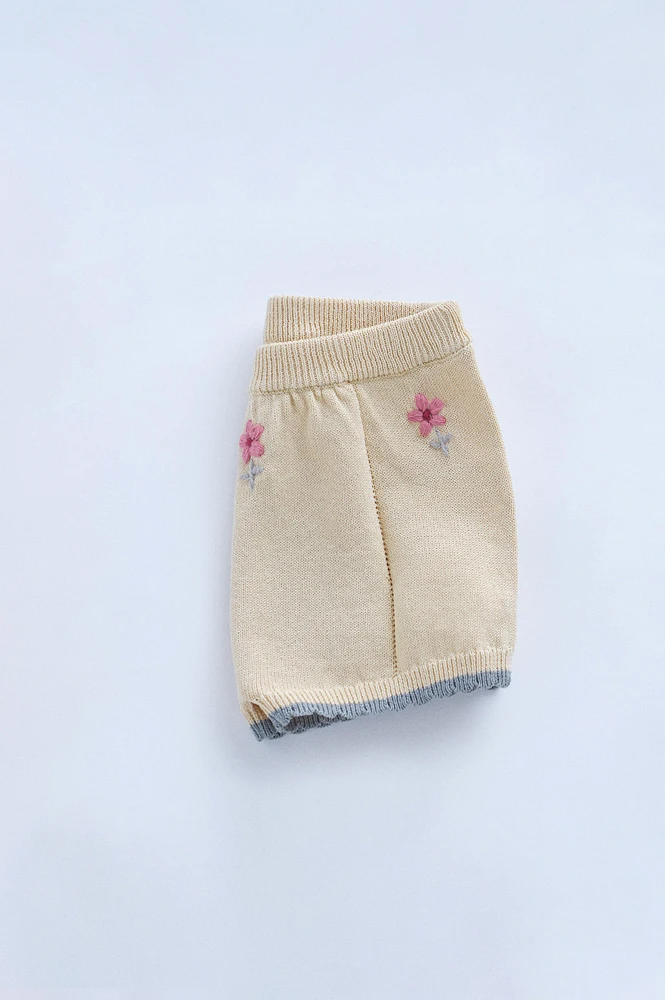ZARA TIMELESS - BERMUDA EN MAILLE FLEURS BRODÉES