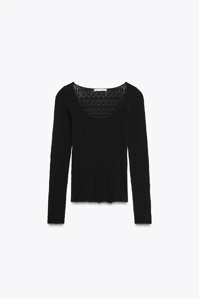 SEAMLESS LACE TOP
