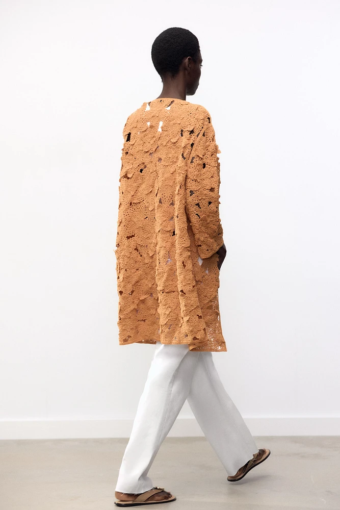 MANTEAU OUVERT EN MACRAMÉ